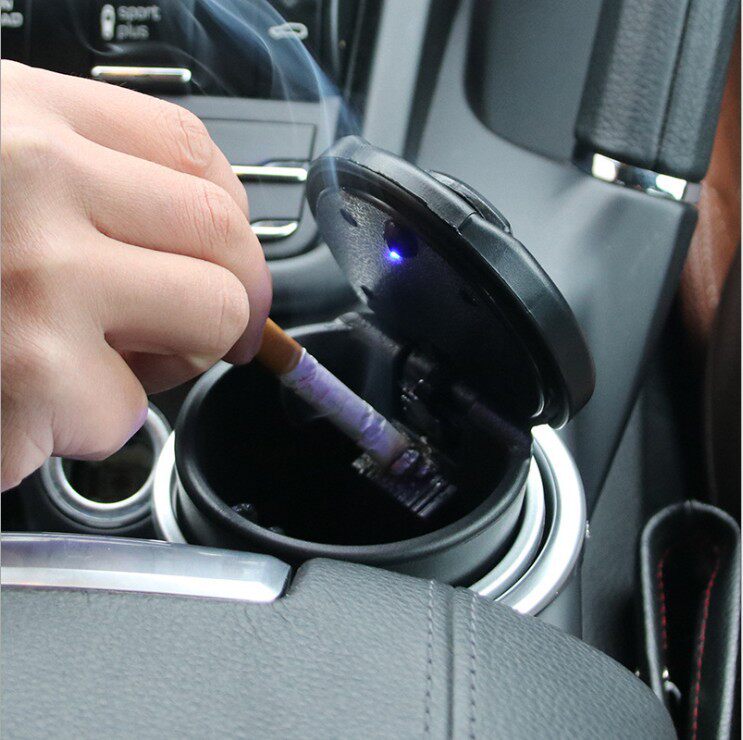 Vehicular smoking ashtray with lid Creative men's car Smoke Cylinders Windproof High-end with LED Lights Multi-functional smoking gods