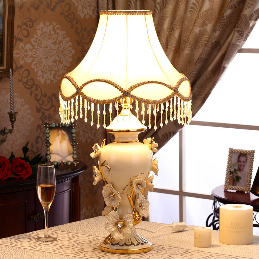 Royal Europa ceramic table lamp bedroom decoration fitting a warm personality romantic and practical living room home decoration