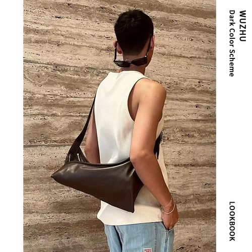 Небольшая дизайнерская ретро сумка на одно плечо