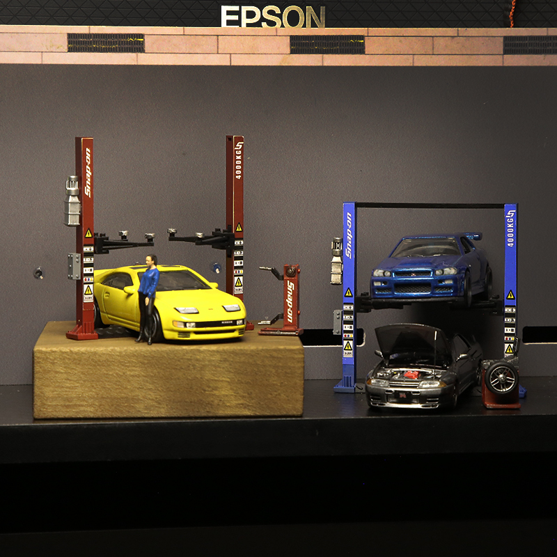 1:64 Scale Gantry Crane Simulation Double-Column Lift Miniature Garage Car Repair Scene 1:64 Scale Gantry Crane Simulation Double-Column Lift Miniature Garage Car Repair Scene