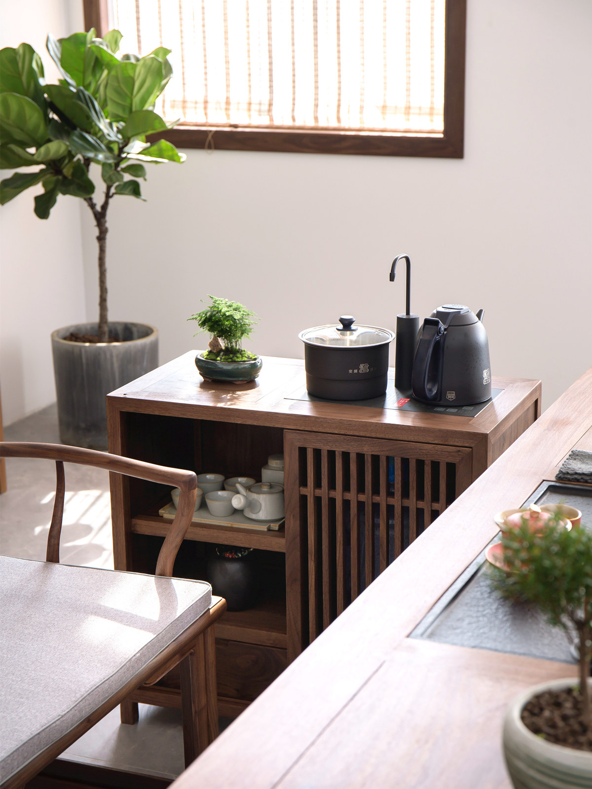 Narrative Wood New Chinese Tea Water Cabinet Black Walnuts Solid Wood Containing Cabinet Modern Tea Water Table Tea Side Cabinet Containing Cabinet Innate