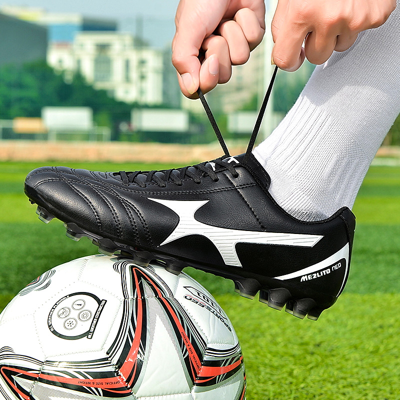 Football shoes male adult crumble C Rossac girls and girls school students contest AG long nail Messi CR 7 training shoes