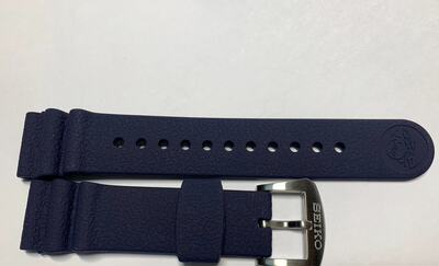 Seiko watch straps, rubber straps. The deep blue color is 22mm wide, soft and comfortable, and the resin strap is waterproof