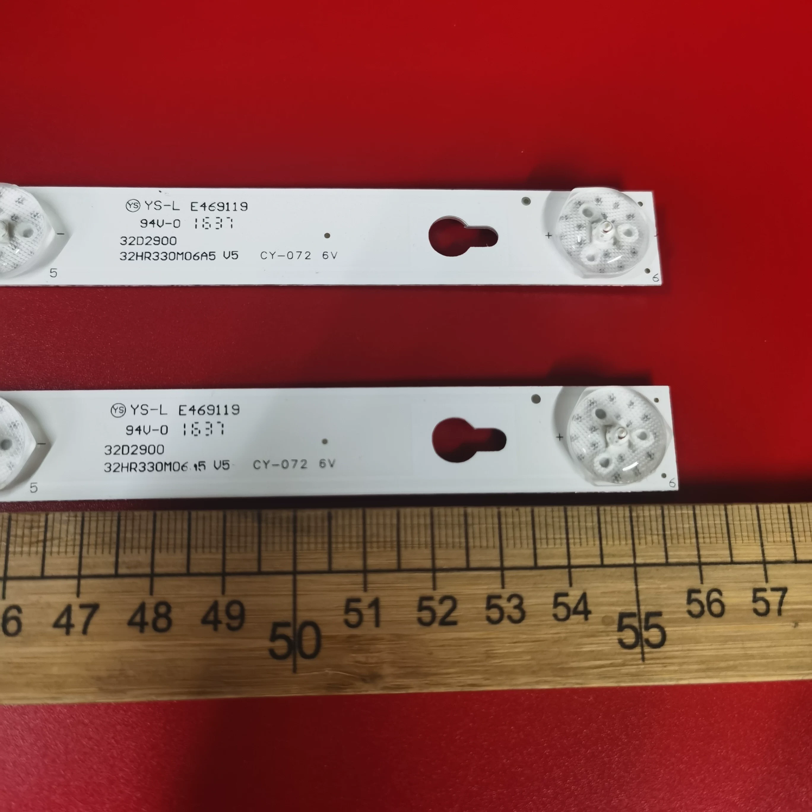 Применяемая световая панель TCL L32P1A 32D2900 32HR330M06A8V1 4C-LB3206
