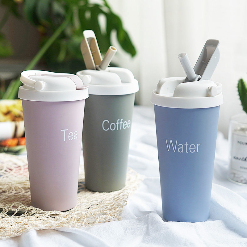 Hand coffee cup with straw male and female insulation cup maternal in wind reduced student cup portable water cup