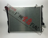 Применимо к BMW 3 Series E46 Танк с водой 318 холодильник 320 Радиатор 325 Охлаждающий резервуар для воды 330 Танк 335