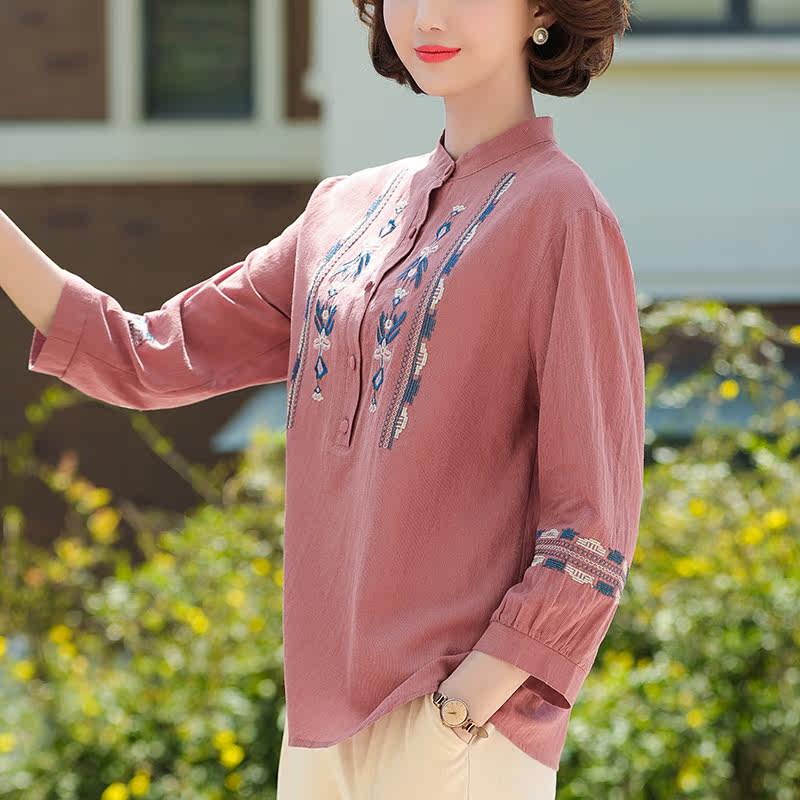 Middle-aged women's short-sleeved t-shirt women's small shirt 2021 new embroidered top mother body kilt summer suit two-piece set