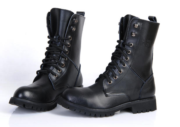 Xu hướng Người Anh gió vài xe máy boots da Hàn Quốc phiên bản của Martin khởi động khởi động quân sự của nam giới mùa hè da xe gắn máy khởi động