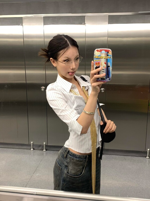 Trendy and Unique Design Striped Lapel Short-Sleeve Shirt for Women, Slim Fit, Flattering, Versatile Top, New Summer Style
