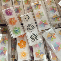  The second half-price Japanese creative design rotating windmill refrigerator sticker Magnetic sticker cute home decoration small piece