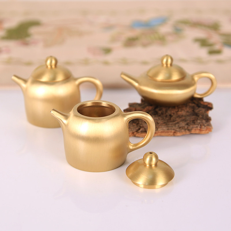 Brass small teapot creative model desktop swing piece Chinese mini teapot handlebar piece book house retro gadget