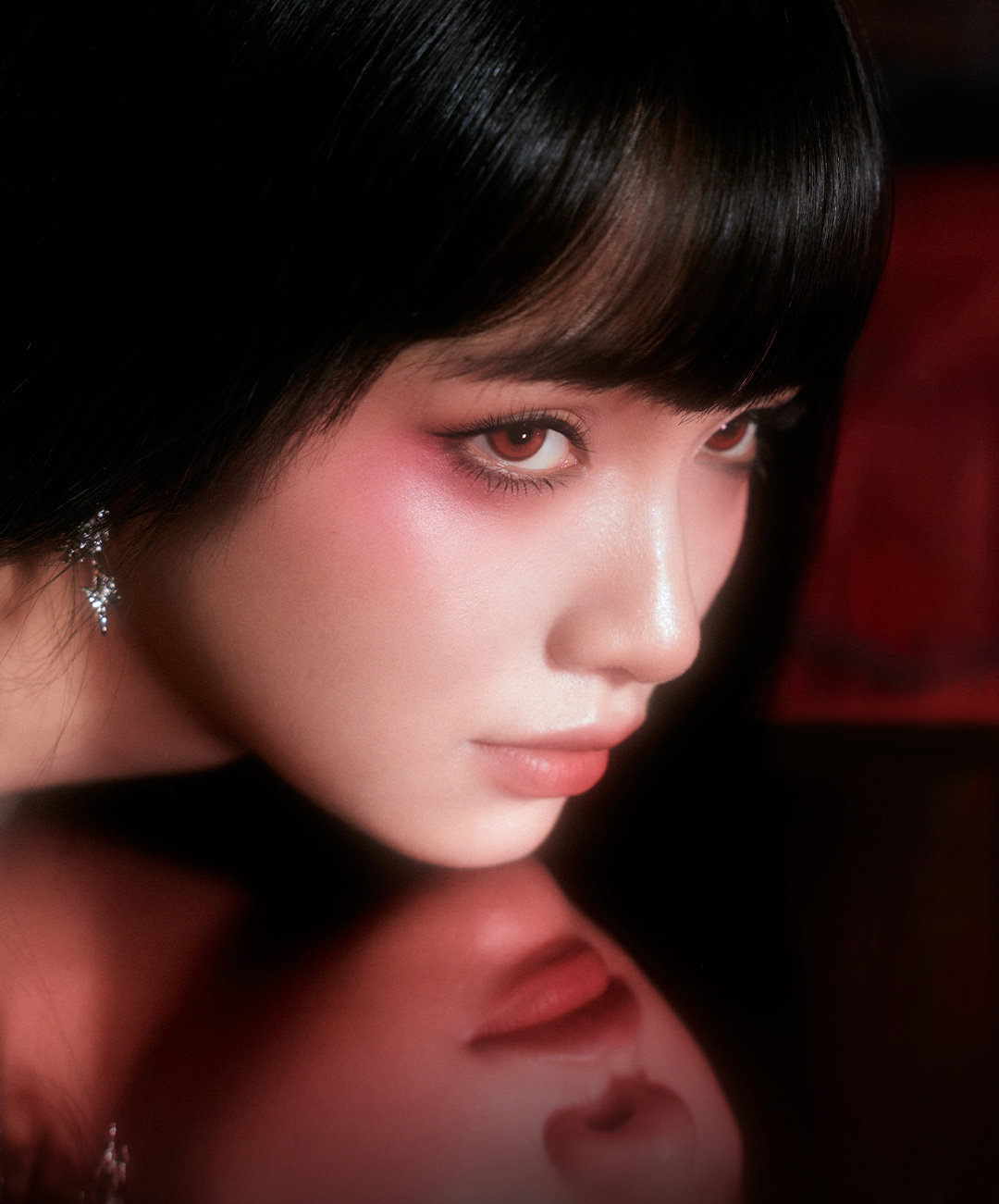 【中國直郵】 小奧汀 伊藤潤二狂熱聯名 富江立體浮影腮紅盤 狂花腮紅盤 01心動失溫 10g