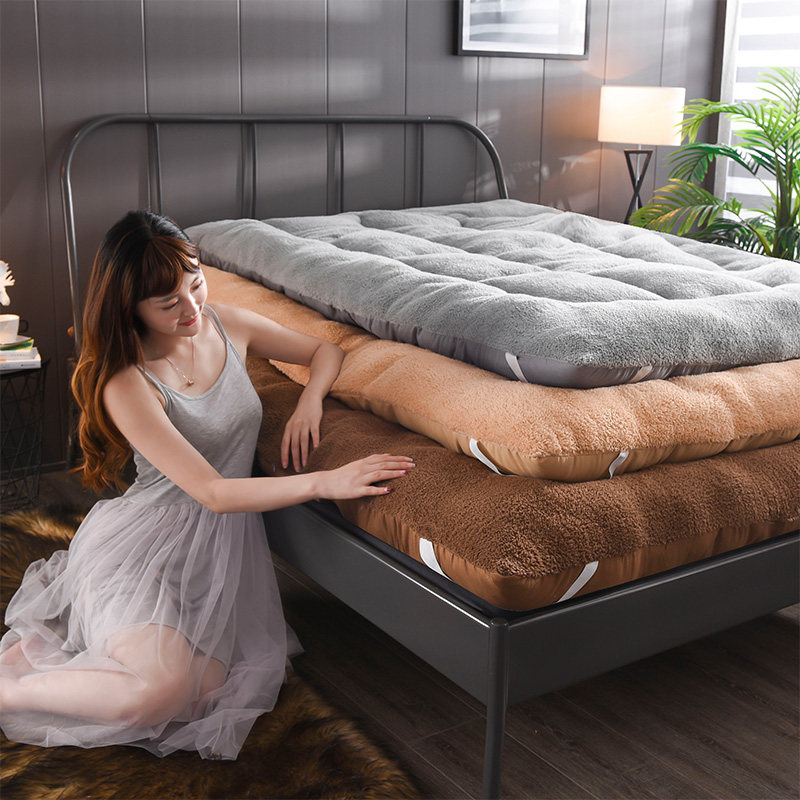 Three-second-speed heat-thickened thermal mattress 1 8m bed 2 m double tatami bed bedding 1 5 single lamb suede
