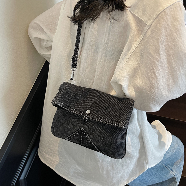 Women's Crossbody Bag, Simple and Versatile, Stylish, Small, 2026 New Model, Versatile Casual Denim Commuter Shoulder Bag Women's Crossbody Bag, Simple and Versatile, Stylish, Small, 2026 New Model, Versatile Casual Denim Commuter Shoulder Bag