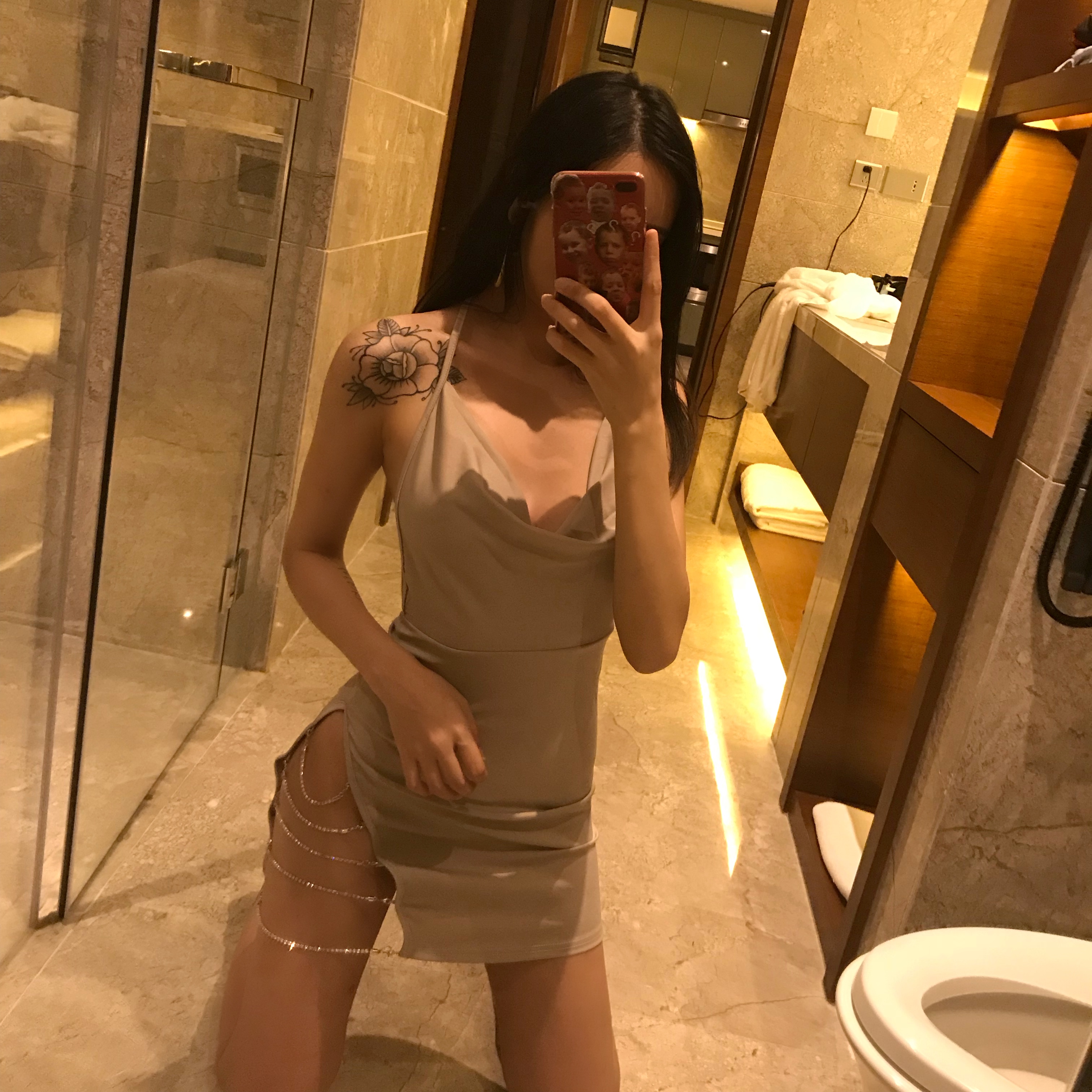 Blahs mới chồng váy sương dây đai ngực thấp openwork rỗng không thường xuyên kim cương sáng gầy đầm mai váy body