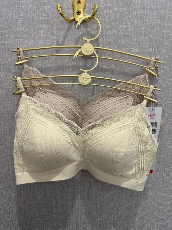 Maniform 26 Spring【Girl·Four Stages】Forest-Style Girl Triangle Cup Wireless Bra 20400602