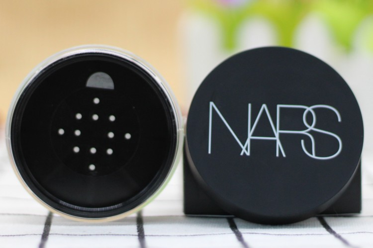 Duty Cửa Hàng Miễn Phí Mua NARS Naked Màu Trong Suốt Bột Bột Lỏng 10 gam Rõ Ràng Kiểm Soát Dầu Trang Điểm phấn nền missha