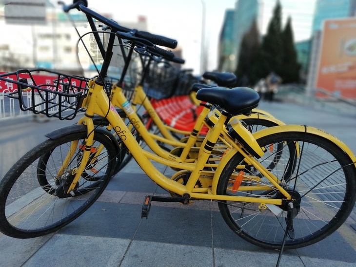 四镜头千元全面屏 手机荣耀9青春版评测