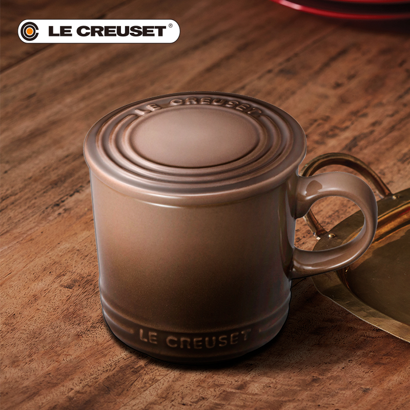 France 's LE CREUSET cool color stoneware with cover mark hot water 300 ml glass of coffee milk and lovely girl