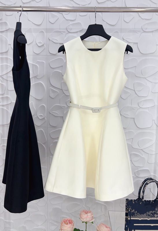 Jealous of Xiaobei! 26 Summer New French Style Niche High-End Commuting White Suit Fabric Sleeveless Dress for Women