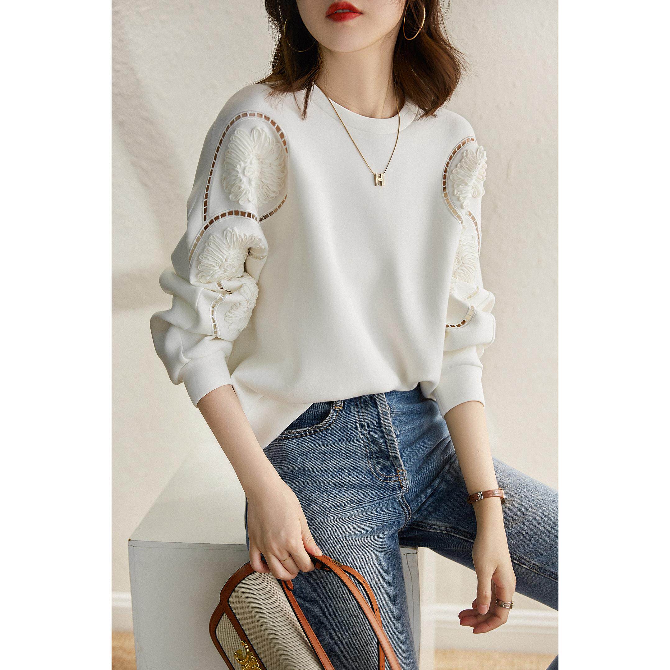 Temperature wind never conflicts in autumn 2021 new minimal hollow - hollow - folded stereo - cord casual tops