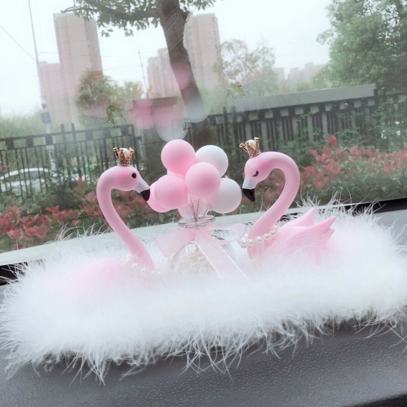 Sáng tạo dễ thương flamingo trang trí xe phụ kiện xe lông bên trong bảng điều khiển trung tâm cá nhân trang trí bong bóng - Ô tô nội thất Accesseries đệm ghế ô tô