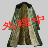 Военный хлопковый пальто на северо -восток Большое хлопковое пальто над коленом сгущенным и удлиненным водонепроницаемым и теплым дверным охраной безопасности.