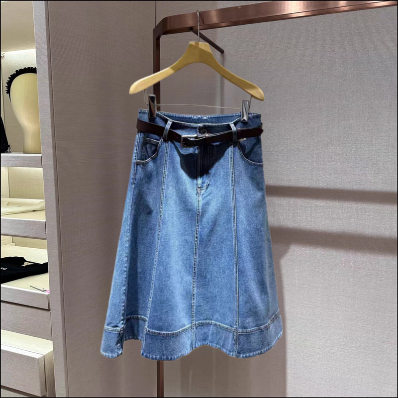 2026 Summer New Style Simple Natural Waist Belt A-Line Mid-Length Washed Denim Skirt for Women Xsj1Q11C