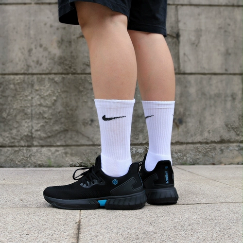 Гико -обувь Говоря о новых upney x hg совместные мягкие бомбы Новые технологии легкие удобные мужчины и женщины бегают спортивную обувь