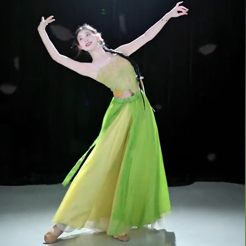Classical Dance Costumes 2026 New Model, Stunning Classical Dance Performance Outfit Set, Green Fairy-Style Dance Costume for the Beginning of Spring