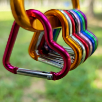 Mini Key Button Aluminum Alloy Profiled Color Outdoor Peach Heart Button Small heart-shaped climbing buckle