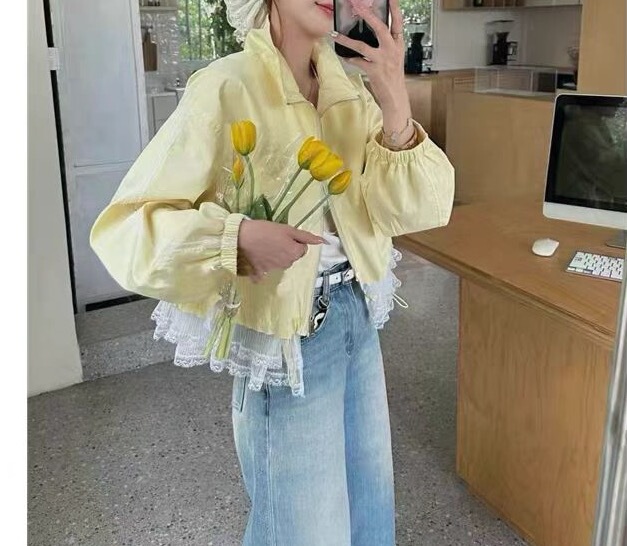 Korean Style Lace-Trimmed Jacket