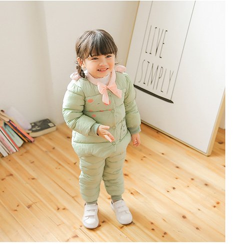 Giải phóng mặt bằng chống trẻ em mới mặc bộ đồ cotton đặt bé gái dày lên hai mảnh cho trẻ em xuống mùa đông bộ nỉ nhung bé gái