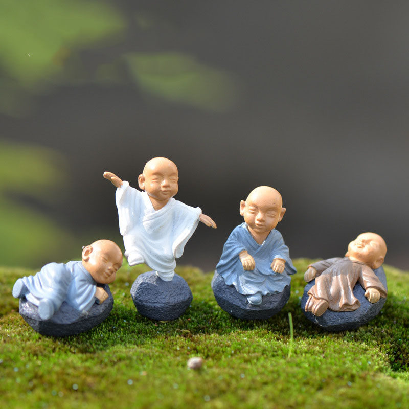 Mini Cornetto Meat Fake Mountain Moss Potted Garden Creative Diy Micro Landscape Small Monk Figures Zen of the Mood Swings