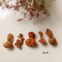 Feicheng peach wood Ruyi flower rich Ruyi small Ruyi carving accessories evil pendant DIY auspicious
