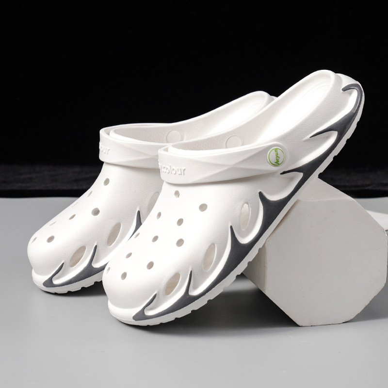 The hole shoe boy tide anti - skid summer sandals 2021 new two wear soft underneath men's beach slippers