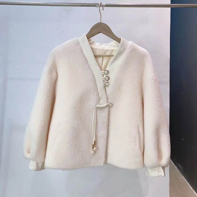 Nalanxun NO ຄ່າທໍານຽມການຂົນສົ່ງກັບຄືນ, ຄໍ V-neck ສາມປຸ່ມຫຼາຍສີ jacket fur ຂົນແກະສໍາລັບແມ່ຍິງ 715712