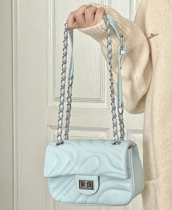 2026 New Niche Textured Bag, Chanel-Style Embroidered Lock Chain Bag, Fashionable and Versatile Shoulder and Crossbody Bag