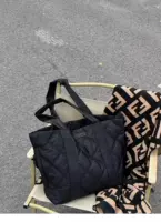 Черная отдельная сумка