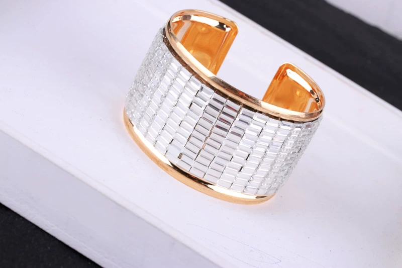 Trang trí vòng tay rộng nữ cường điệu thời trang cá tính toàn kim cương mở vòng tay cá tính Hàn Quốc mùa thu và áo len còng