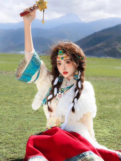 Tibetan clothing women's new Tibetan robe travel photography Tibetan clothing Yunnan Tibetan ethnic characteristics fresh girl photo clothes