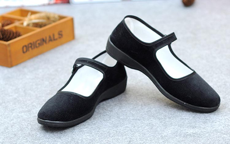 Giày vải Bắc Kinh cũ Giày của phụ nữ nhảy cao gót màu đen và đỏ vuông nhảy giày khiêu vũ giày nghi thức giày nhung thế hệ - Khiêu vũ / Thể dục nhịp điệu / Thể dục dụng cụ giày nhảy cha cha cha