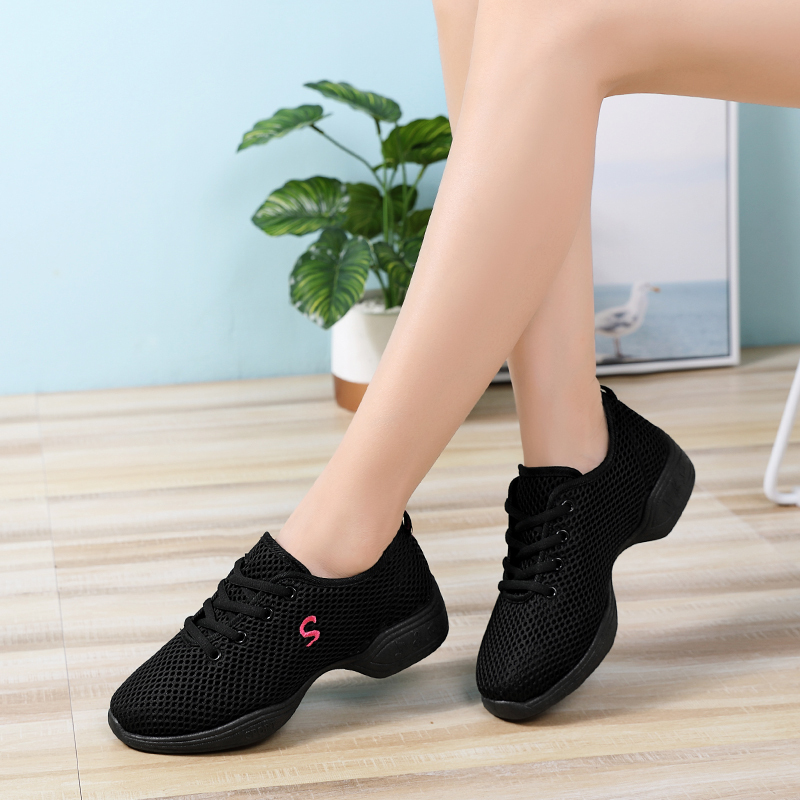 2026 New Summer Dance Shoes, Flat-Soled Mesh Breathable Sports Dance Shoes, Women's Soft-Soled Adult Square Dance Shoes