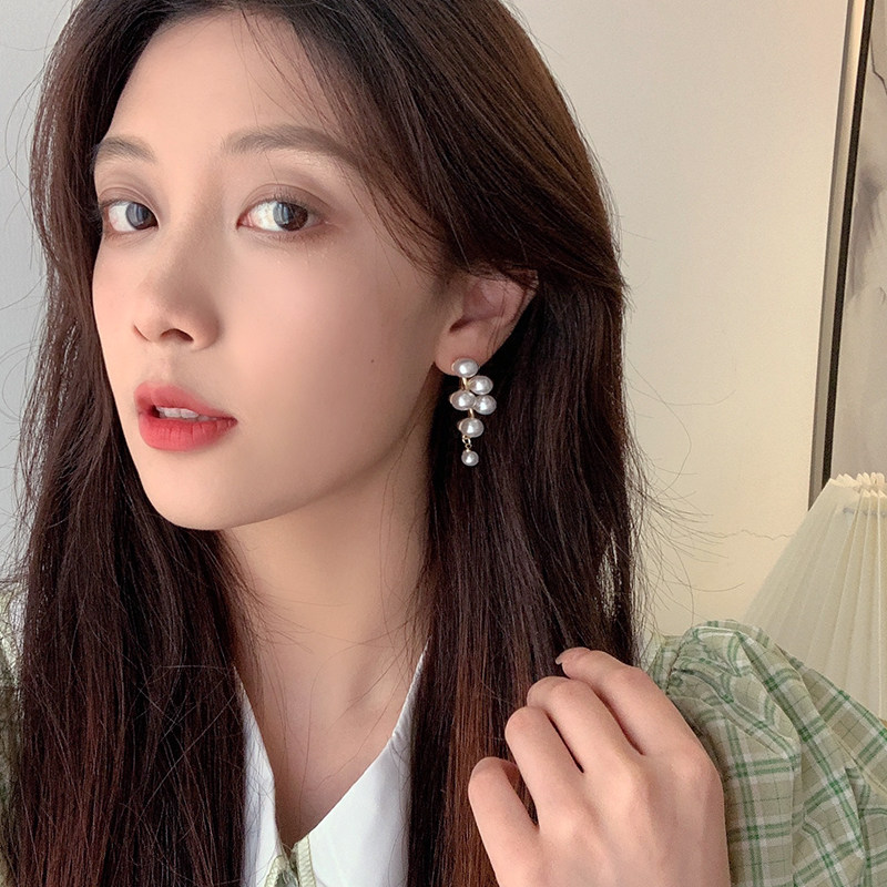 Small Crowddesign Advanced Sensation Web Red Minimalist Light Extravagant Pearl Earrings Temperament Earrings Dish Without Ear Clip