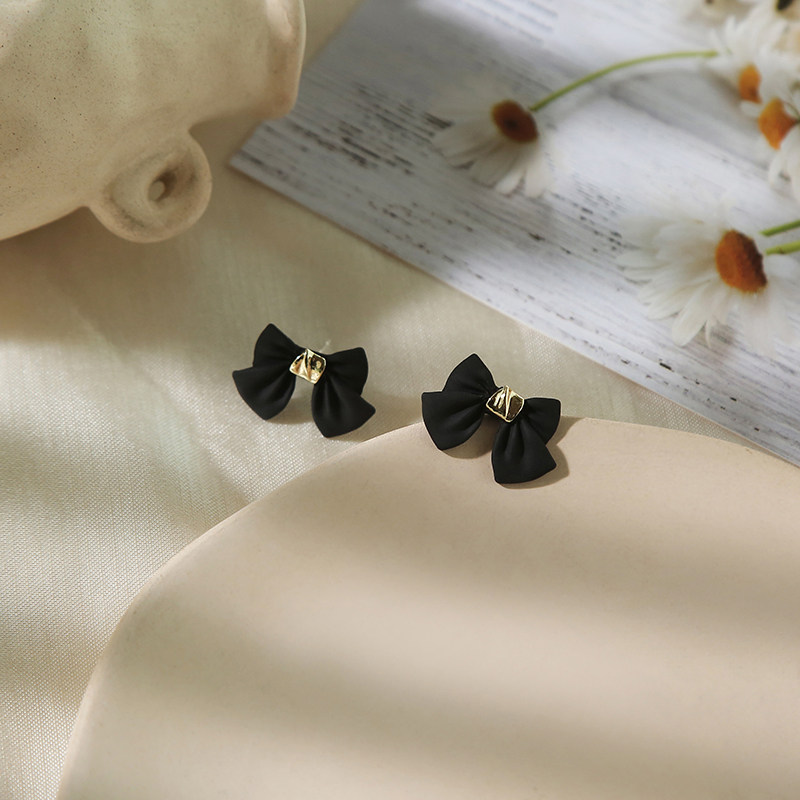 Retro Port Wind Herben Black Butterfly Knot Ear Nail South Korea Temperament Superior Web Red Earrings Without Earhole Ear Clip