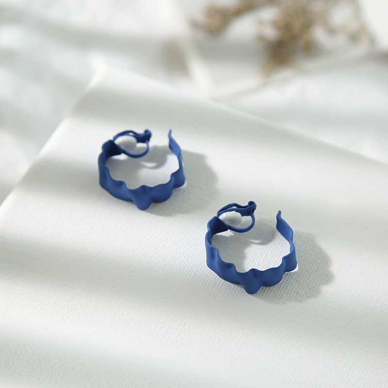 Japan-ROK 2021 new wave irregular wave C-shaped earrings earrings with female superfairy temperament cute ear clips without ear holes