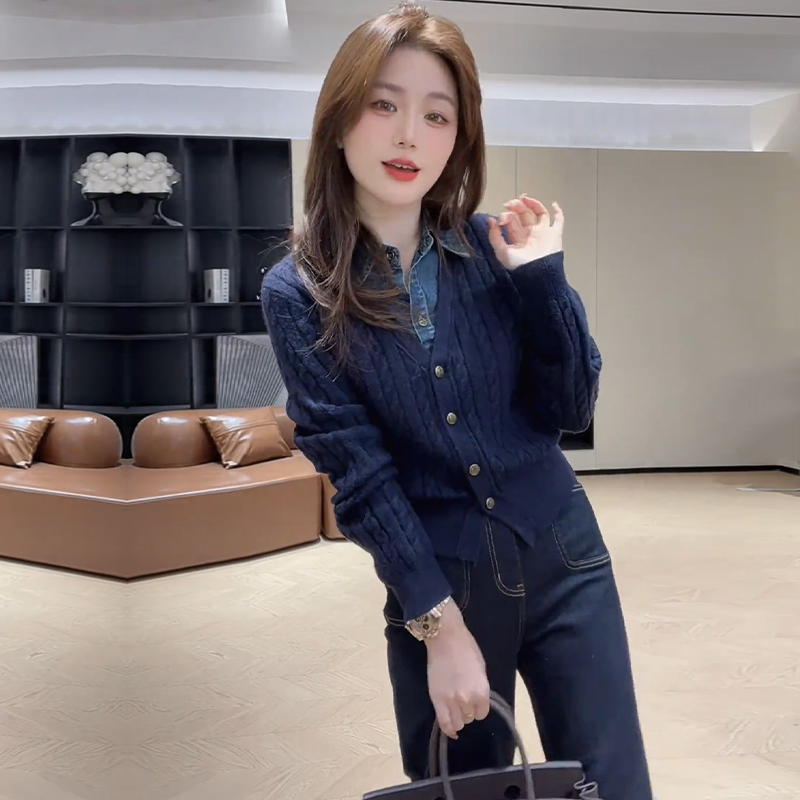 Fashionable Retro Denim Patchwork Knitwear for Women 2025 Autum New Style Slimming Fake Two-Piece Long-Sleeved Knitwear Trendy
