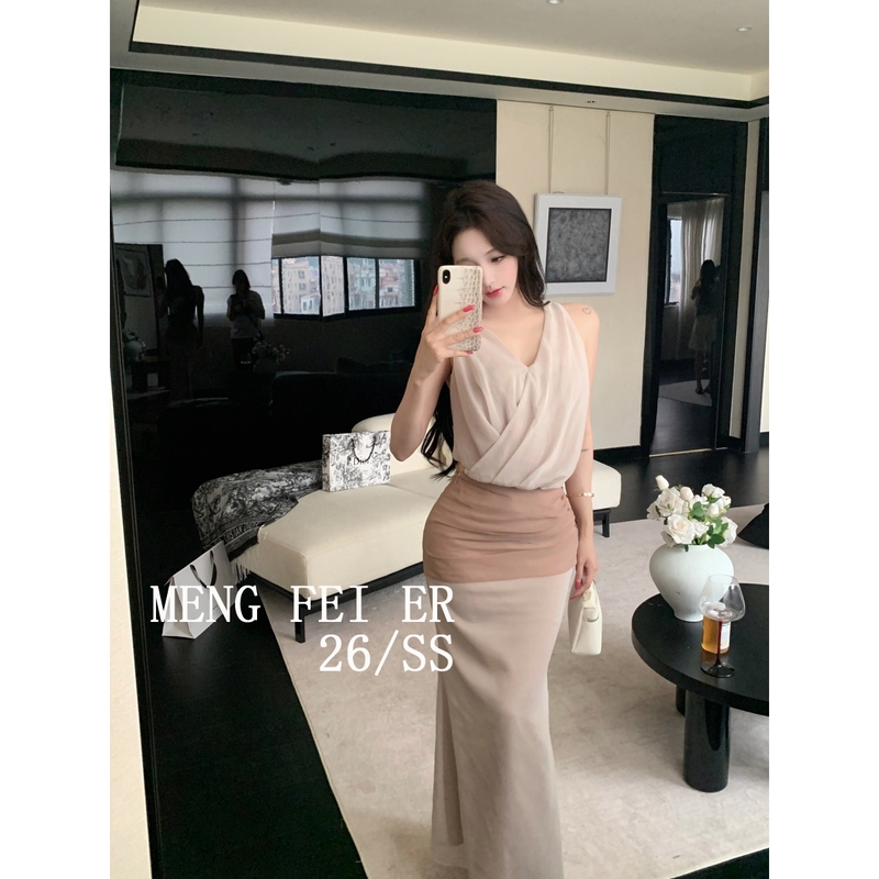 Mengfeier Stroll through Capri: High-End Cross V-Neck Top and Slim-Fit Hip-Hugging Skirt Set for Women