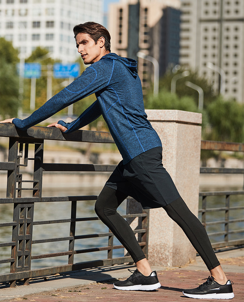 Sprandi 斯潘迪 缓震防滑轻便透气 男式跑步鞋 天猫优惠券折后￥149包邮（￥299-150） 3色可选