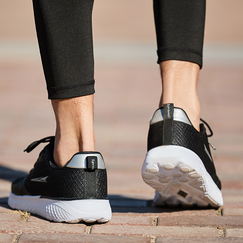 Sprandi 斯潘迪 缓震防滑轻便透气 男式跑步鞋 天猫优惠券折后￥149包邮（￥299-150） 3色可选